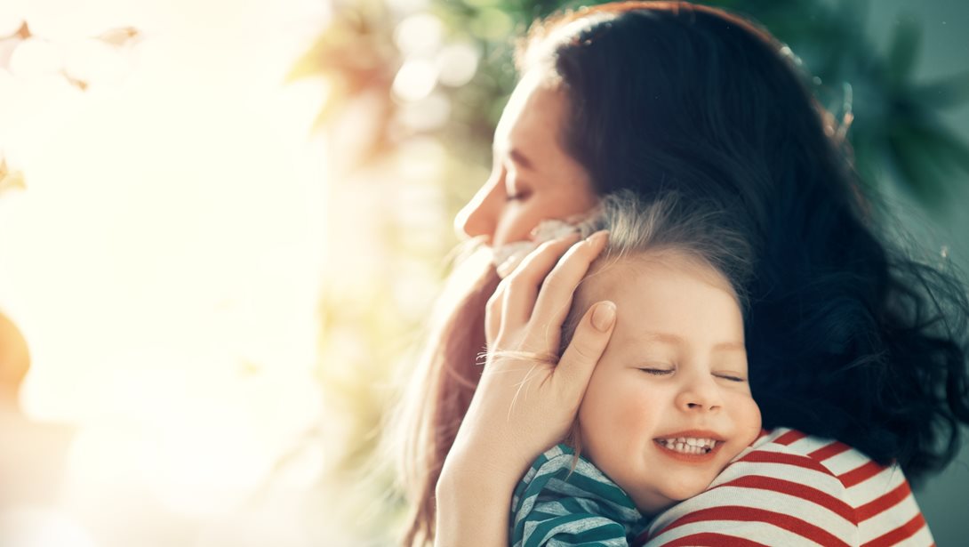 Ασφαλής προσκόλληση: Ο πιο σημαντικός παράγοντας για την ανάπτυξη των παιδιών στα πρώτα χρόνια της ζωής τους