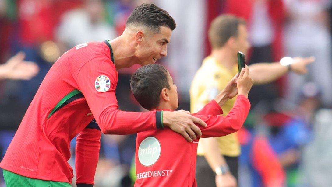 Από τον Νόβακ Τζόκοβιτς μέχρι τον Κριστιάνο Ρονάλντο: Oι διάσημοι που δεν αφήνουν τα παιδιά τους να έχουν smartphones