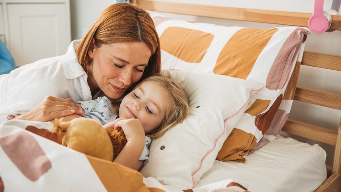 Έτσι θα αφαιρέσεις εύκολα λεκέδες από τα μαξιλάρια- Tο σπιτικό κόλπο της μαμάς