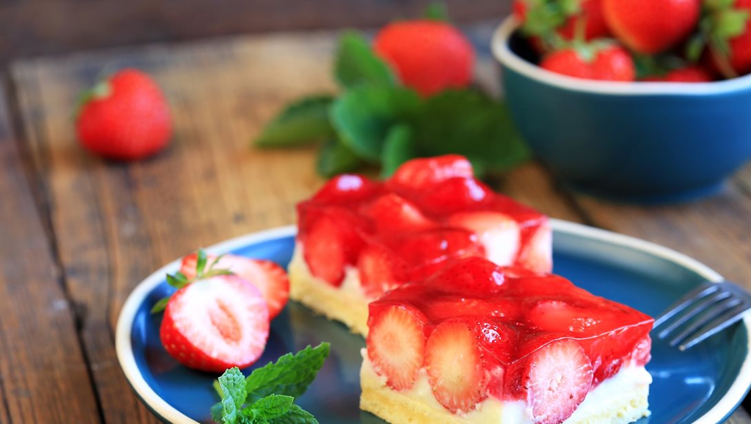 Η πιο εύκολη ζελετότουρτα - το ονειρικό γλυκό ψυγείου με μπισκότα είναι η απόλυτη καλοκαιρινή συνταγή