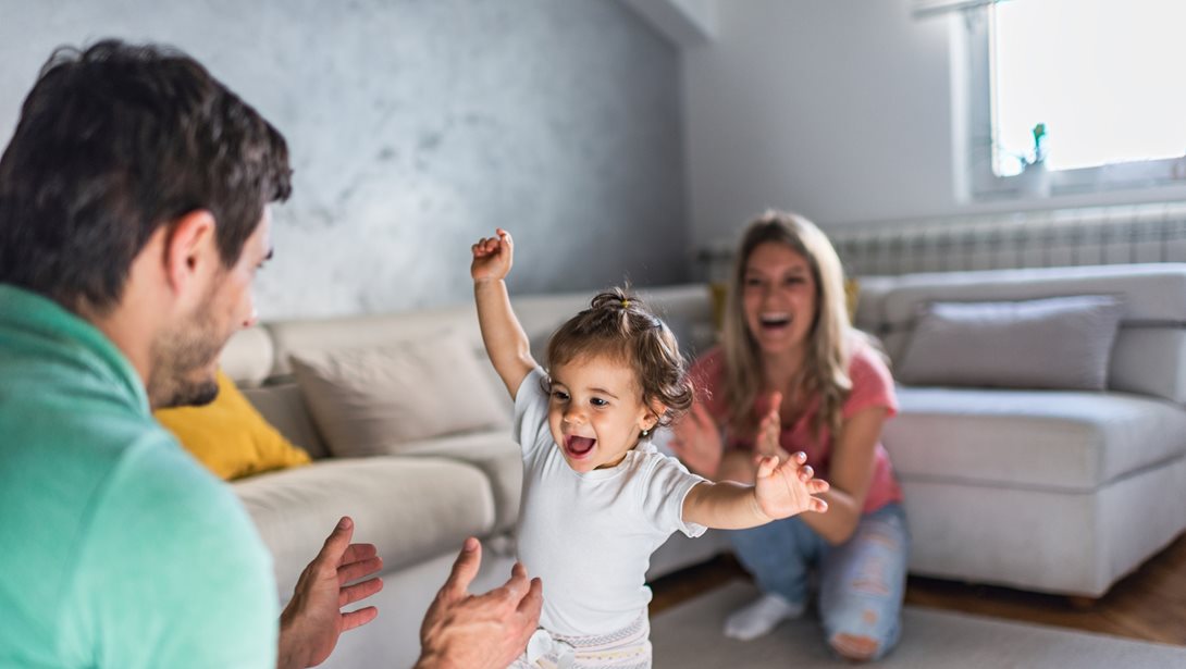 Πώς τα φρούτα μπορούν να βοηθήσουν το μωρό σου να κάνει τα πρώτα του βήματα;