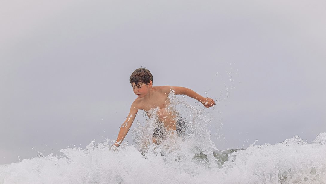 Πώς μπορούμε να προστατεύσουμε τα παιδιά στη θάλασσα;