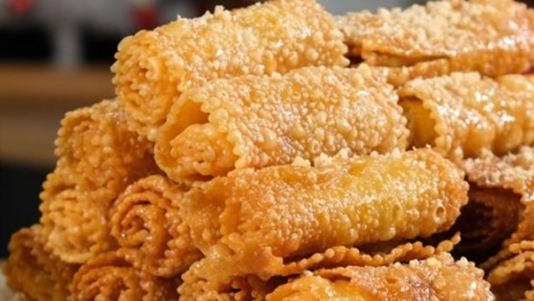 Δίπλες χωρίς κουζινομηχανή: Η τεχνική που θα λατρέψεις