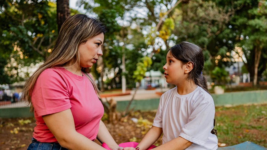 Εσύ τι θα έκανες; Μια μαμά αποφάσισε να αντιμετωπίσει μόνη της τα κορίτσια που έκαναν bullying στην κόρη της