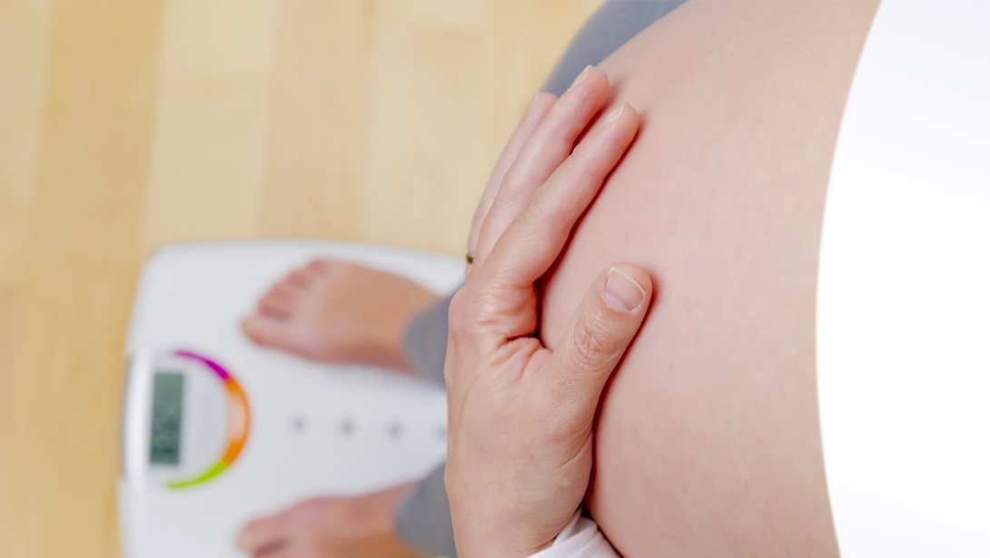 Ποιες επιπλοκές εγκυμοσύνης σχετίζονται με το αυξημένο βάρος της μητέρας;