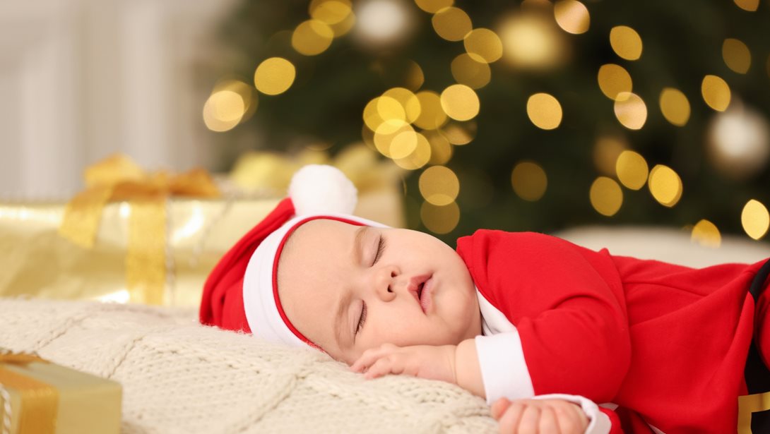 Πώς διατηρείς τη ρουτίνα του μωρού μέσα στο γιορτινό χάος;