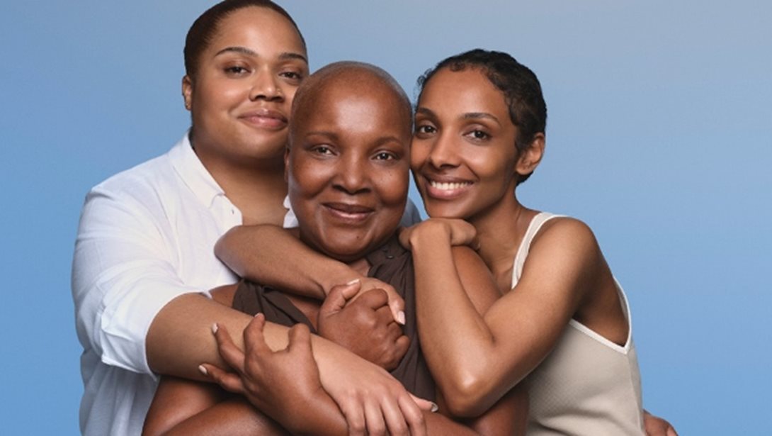 H La Roche-Posay στηρίζει τους ογκολογικούς ασθενείς και μας υπενθυμίζει τη δύναμη της φροντίδας