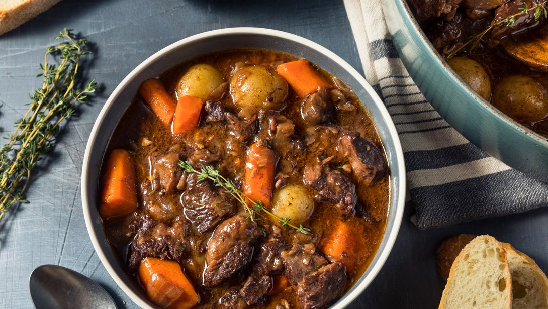 Μοσχάρι με πατάτες στο φούρνο-  Η συνταγή με το μυστικό για να λιώνει στο στόμα