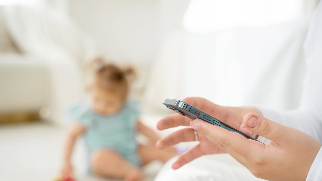 Ό,τι είναι viral δεν είναι και αξιόπιστο: Τι πρέπει να προσέχουμε οι γονείς