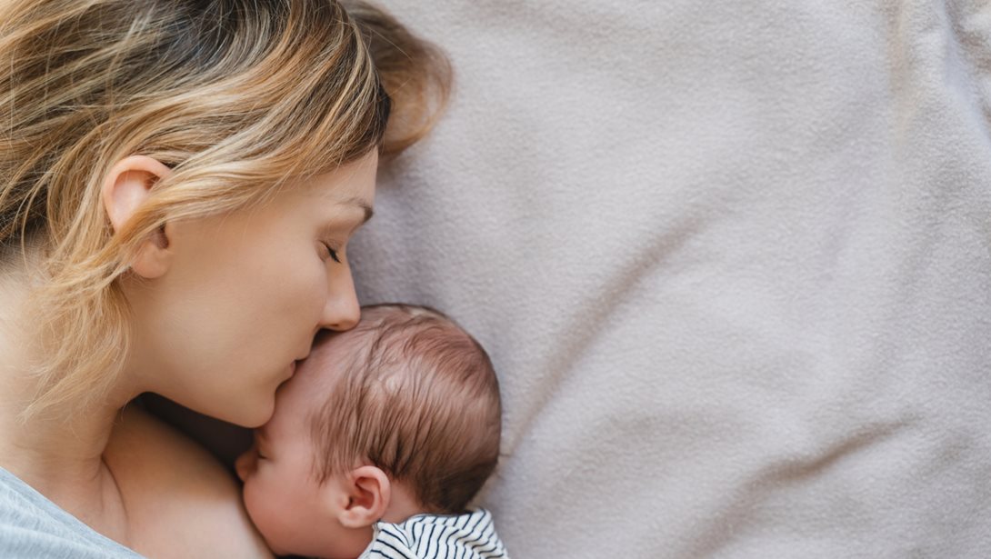 Πώς η καισαρική επηρεάζει τον ύπνο της μαμάς