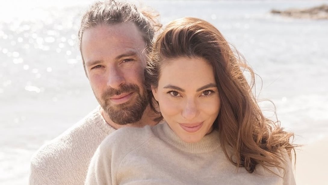 Η Ευρυδίκη Βαλαβάνη μόλις αποκάλυψε το φύλο του μωρού της: Το gender reveal πάρτι στο σπίτι