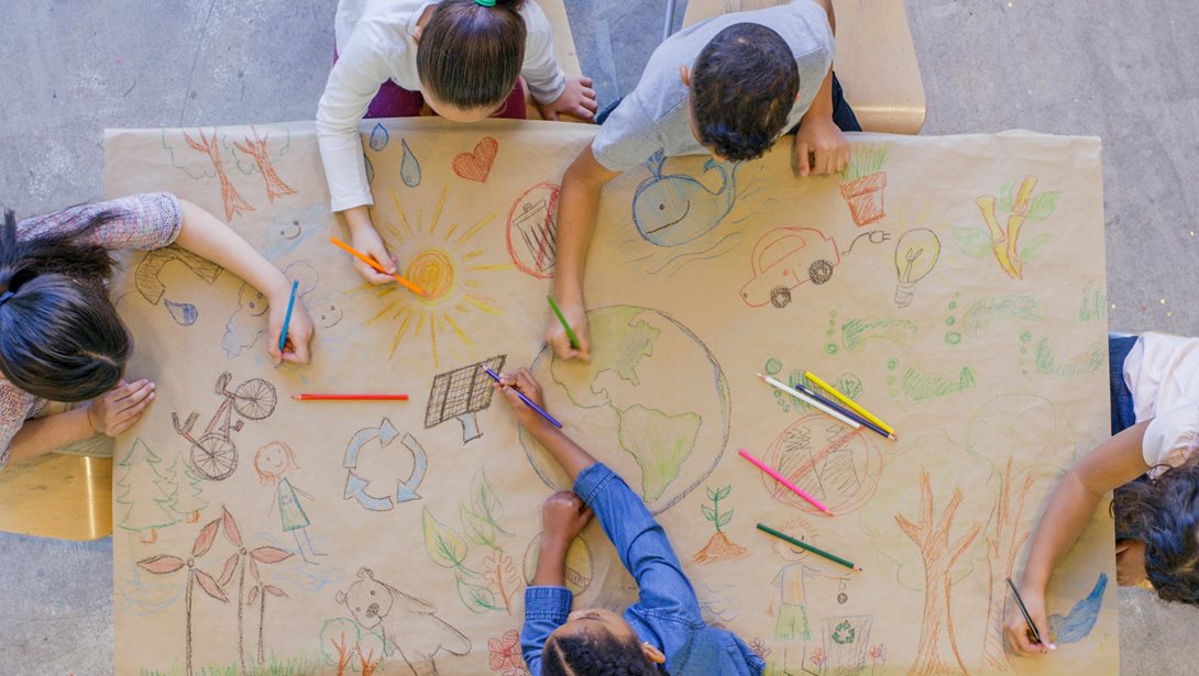 Νίκος Καμτσής: Ο διοργανωτής του "Fallen Trees" μας εξηγεί πώς ένα πολιτιστικό φεστιβάλ μπορεί να γίνει καταλύτης για μια γενιά που δρα για ένα βιώσιμο κόσμο