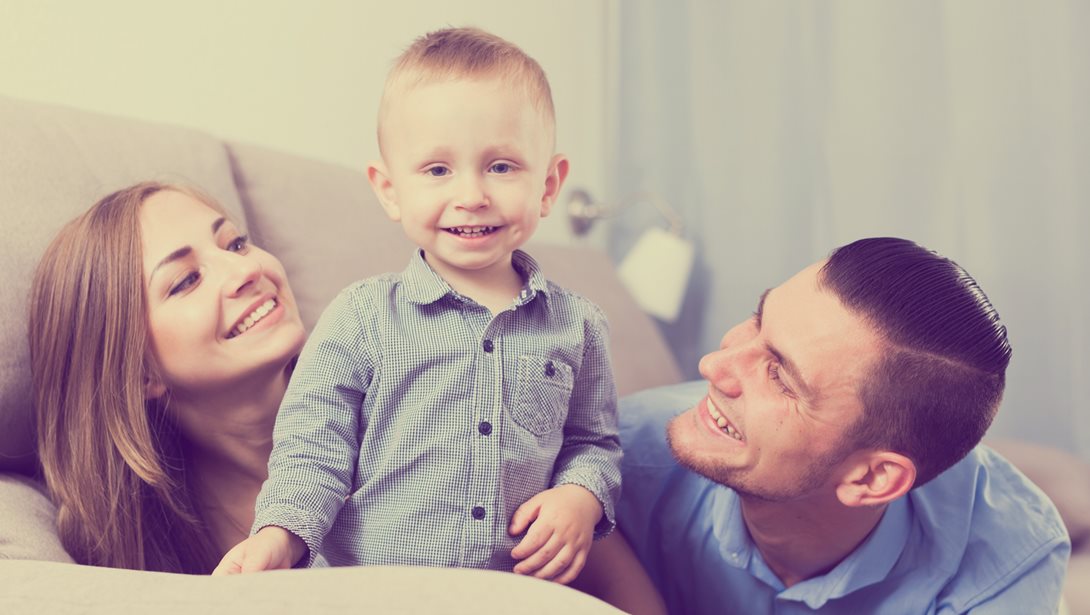 Μήπως η σύγχρονη ανατροφή παιδιών διαλύει ακόμη και τους πιο δυνατούς γάμους;