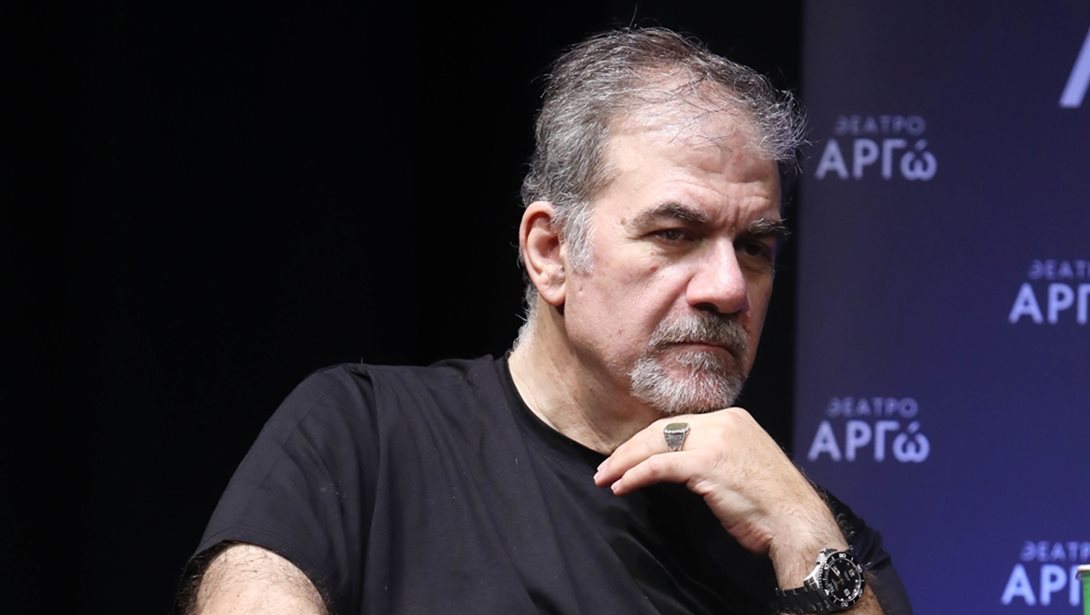 Δημήτρης Σταρόβας: "Ο πατέρας μου παράτησε τη μάνα μου- Ήμουν το εξώγαμο, μαζεύανε υπογραφές να μας διώξουν"