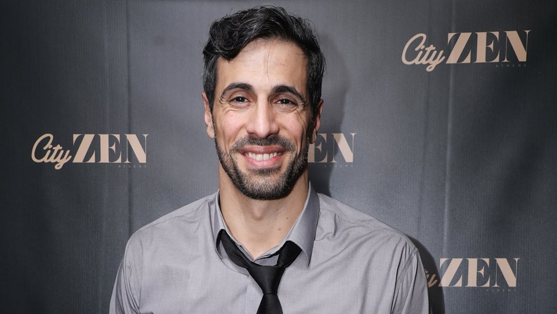 Γιώργος Παράσχος: "Φοβάμαι ότι δεν θα είμαι παρών να μεγαλώνω το παιδί μου"