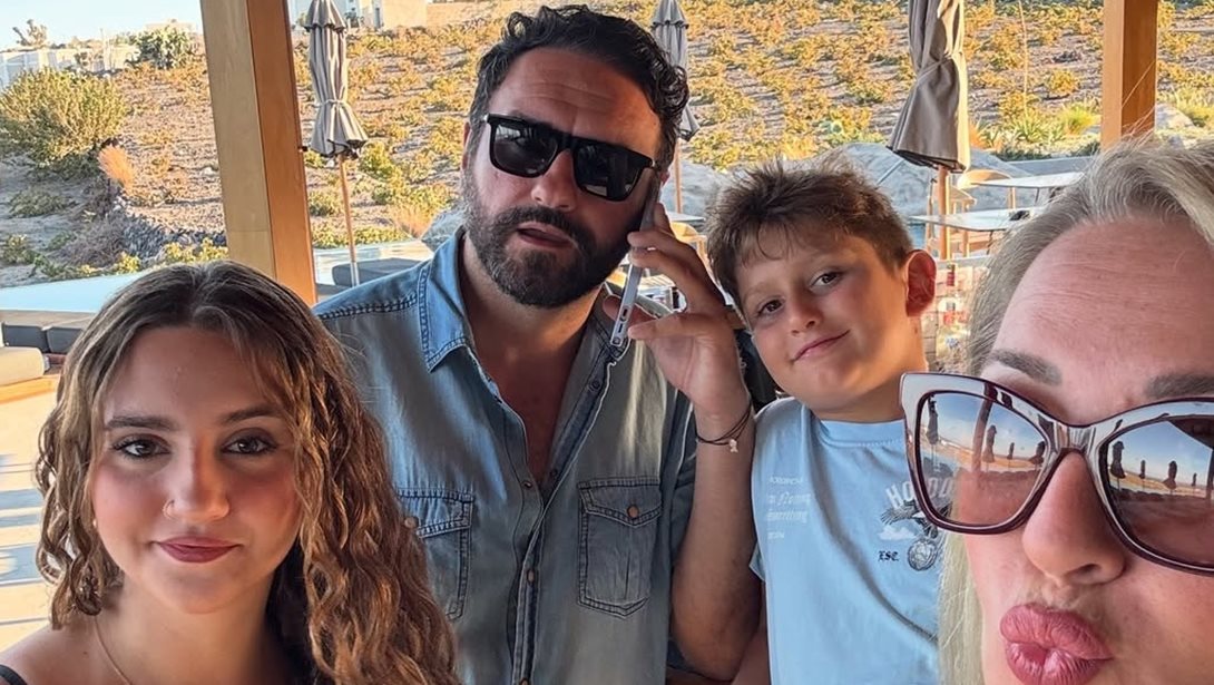 Δημήτρης Ηλίας: Η εμφάνιση του γιου του Μελέτη Ηλία μαζί με τον μπαμπά του στο Σόι Σου