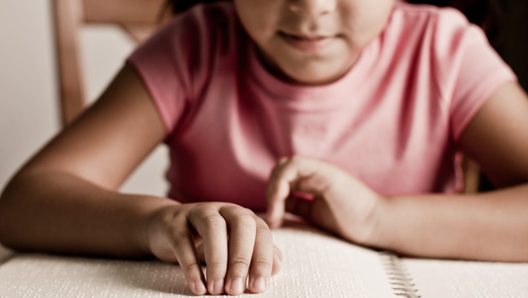 Βιβλίο: Πώς περιγράφεις τον κόσμο του σινεμά σε κάποιον που δεν μπορεί να τον δει;