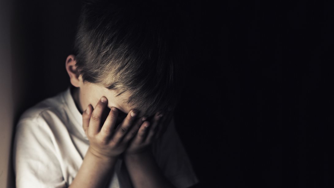 55χρονη στη Θεσσαλονίκη κατηγορείται ότι βίαζε τον 9χρονο γιο της οικιακής βοηθού