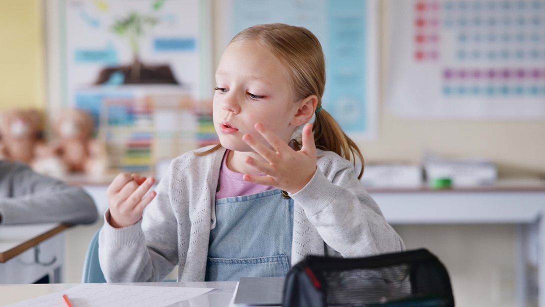 Τα δάχτυλα ως εργαλείο μάθησης: Τι δείχνει νέα έρευνα για τα μαθηματικά