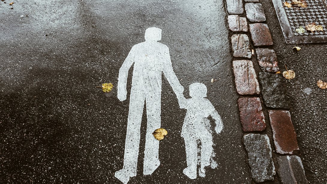 "Δεν αντέχω να το βλέπω να αγχώνεται. Και για να το βοηθήσω… καμιά φορά του κάνω εγώ τις ασκήσεις"