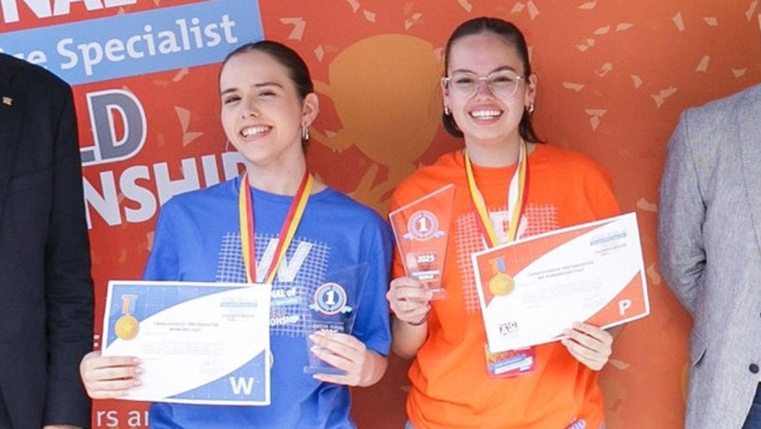 Δυο χρυσά κορίτσια εκπροσωπούν την Ελλάδα στον παγκόσμιο διαγωνισμό πληροφορικής της Microsoft