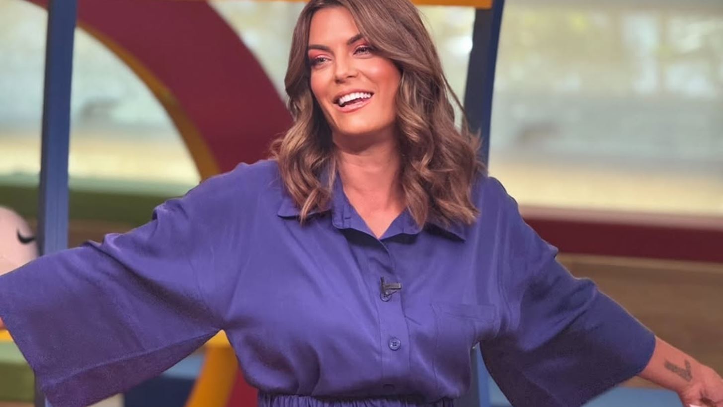 Book Club: Το αγαπημένο βιβλίο της κόρης της Χριστίνας Βραχάλη μετατρέπει την ώρα της ανάγνωσης σε παιχνίδι