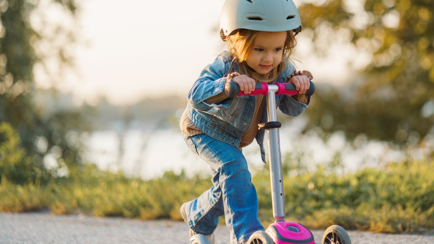 Πατίνι με τα παιδιά στην Αθήνα: Τα καλύτερα μέρη για οικογενειακές βόλτες