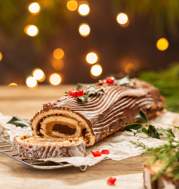 Bûche de Noël: Πώς θα φτιάξεις εύκολα τον διάσημο χριστουγεννιάτικο κορμό