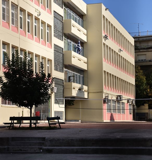 "Έβαλε το χέρι στην κοιλιά για να γλιτώσει":Σοκάρουν οι λεπτομέρειες από το μαχαίρωμα της 14χρονης