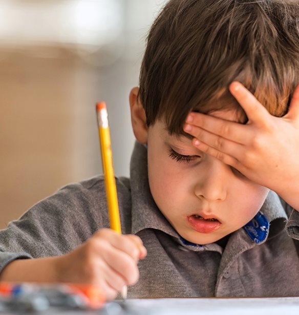 Παιδίατρος: "Το παιδί δεν πρέπει να γυρνάει στο σχολείο σε όλες τις περιπτώσεις όταν είναι απύρετο 24 ώρες"