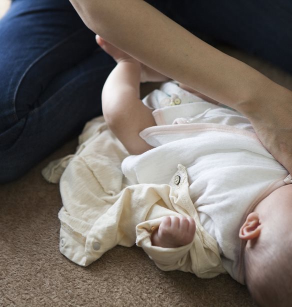 Η θεαματική διάσωση βρέφους από αστυνομικούς στη Νέα Υόρκη