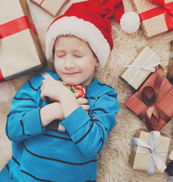 Τι πραγματικά μαθαίνουν τα Χριστούγεννα στα παιδιά για τα χρήματα;