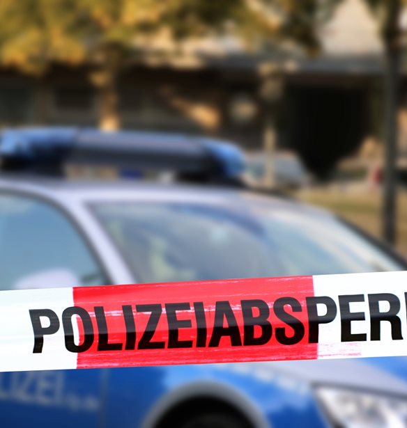 Η δήμαρχος της πόλης Χέρντεκε στη Γερμανία μαχαιρώθηκε από τον ανήλικο γιο της