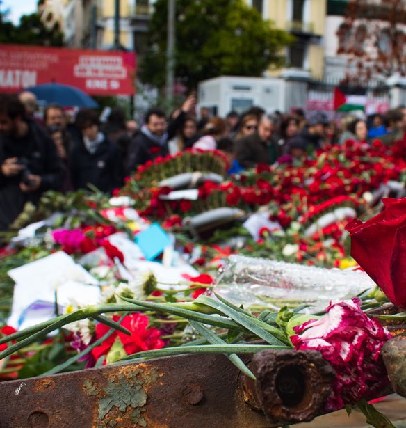 Επέτειος Πολυτεχνείου - Πόσο μπορεί να σταθεί μια Δημοκρατία χωρίς ουσιαστική παιδεία (και χωρίς ψωμί);
