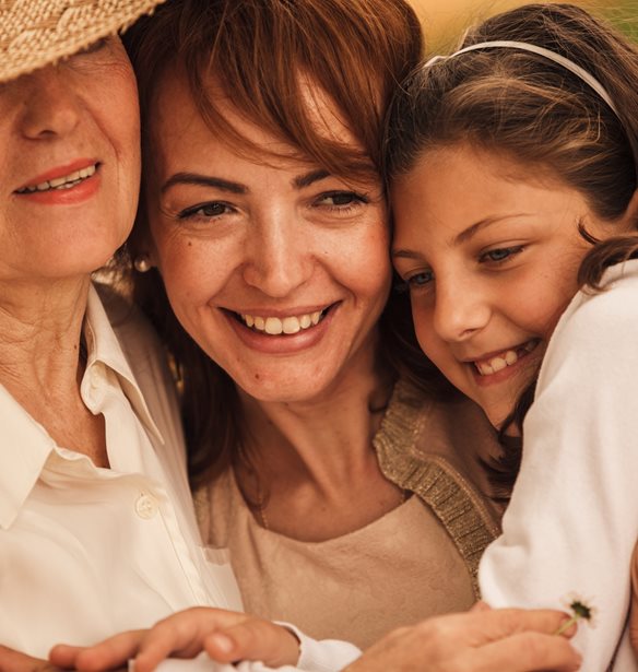 Μια μαμά εξομολογείται: Πως "αγάπησα" την μητέρα μου μέσα από τα παιδιά μου