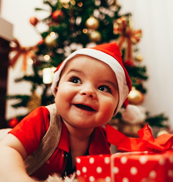 Χριστουγεννιάτικα δώρα με άποψη: 10 επιλογές για παιδιά 0–3 ετών που εγκρίνουν και οι γονείς