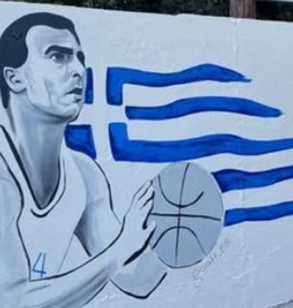 To εντυπωσιακό γκράφιτι του Νίκου Γκάλη στο Πανεπιστημιακό Γυμναστήριο του ΑΠΘ