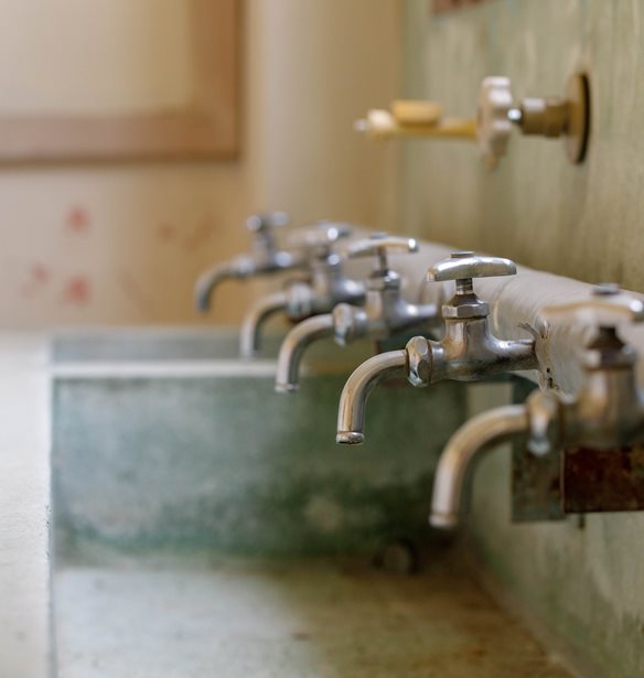 Σοκ για μαθητές και εκπαιδευτικούς: Εξαφανίστηκαν οι βρύσες από το σχολείο τους