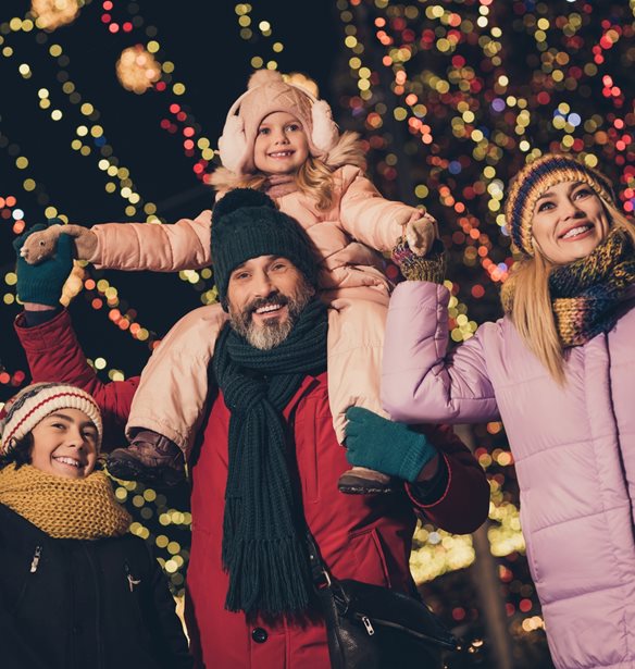 Οι 10 πιο ωραίες βόλτες στη γιορτινή Αθήνα για όλη την οικογένεια