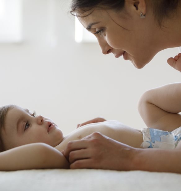 Πώς διδάσκουμε την ασφάλεια, τη συναίνεση και τα όρια στα πολύ μικρά παιδιά;