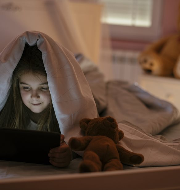 Ο απλός κανόνας που χαρίζει στα παιδιά καλύτερο ύπνο και διάθεση