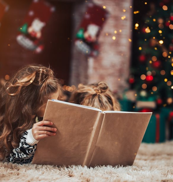 5 χριστουγεννιάτικα παραμύθια που αξίζει να διαβάσετε μαζί με τα παιδιά