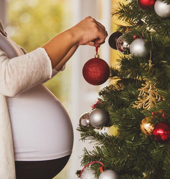 Έγκυος στις γιορτές: Τι να δοκιμάσεις στο Χριστουγεννιάτικο τραπέζι και τι να αποφύγεις