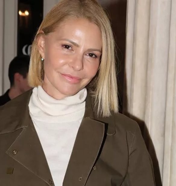 Μελομακάρονα ή κουραμπιέδες; Ο γιος της Τζένης Μπαλατσινού διαλέγει το γλυκό του με τον πιο αστείο τρόπο