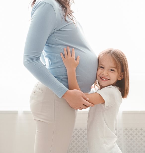 Τι μπορούν να ακούσουν τα μωρά μέσα στην κοιλιά της μαμάς;