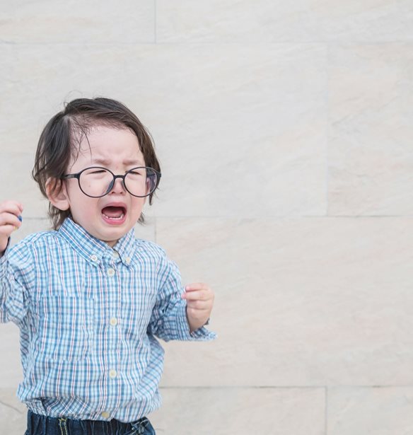 Όταν το παιδί "γκρινιάζει": Λειτουργεί η viral τεχνική του TikTok με τις ερωτήσεις;