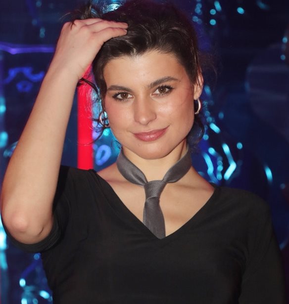 Δανάη Παππά: "Αν η μητέρα μου μού πει "πότε θα κάνεις παιδιά" θα πέσει βούρδουλας"
