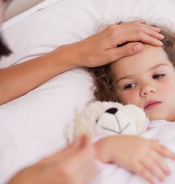 Παιδί και πυρετός: Τα συχνότερα λάθη που κάνουν οι γονείς