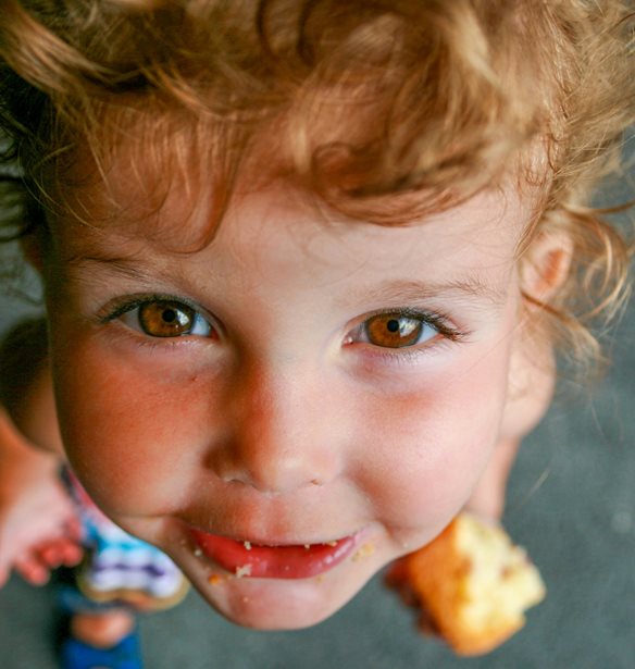 Οι 4 συμπεριφορές-κλειδιά των γονιών που μεγαλώνουν παιδιά με αυτοπεποίθηση