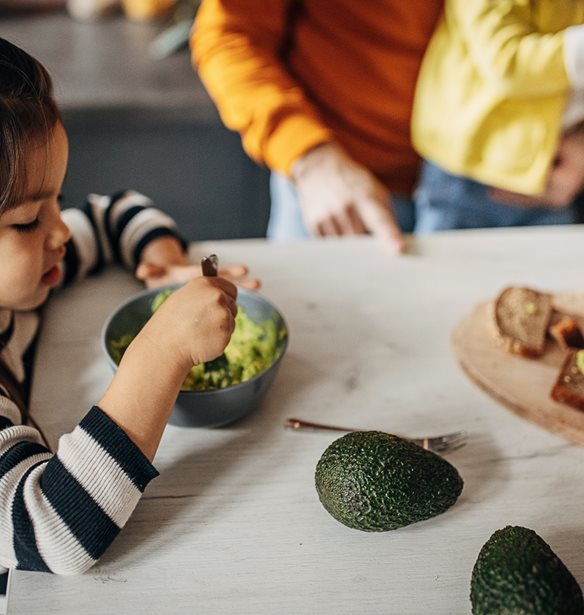 3 εύκολες και γρήγορες συνταγές με αβοκάντο από τη διατροφολόγο